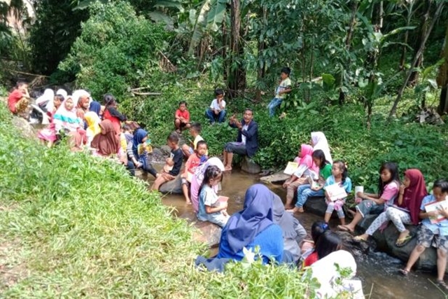 Lentera Pustaka Gagas Wisata Literasi di Kaki Gunung Salak